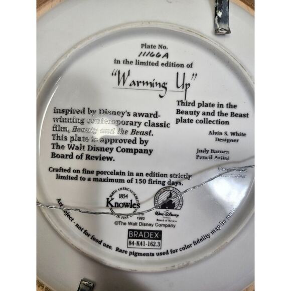 BEAUTY AND THE BEAST KNOWLES DISNEY PLATE 1993 COLLECTORS WARMING UP WALL MOUNT - Picture 3 of 3